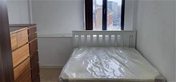 Flat to rent in Mill Road, Ilford IG1