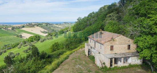 Villa in vendita in via San Quirico s.n.c