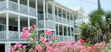 5 17th Pl Unit 2A, Tybee Island, GA 31328