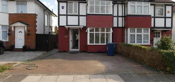 4 bedroom detached house to rent