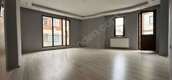 ESATPAŞA MERKEZDE 90m2 ARA KAT 2+1 KİRALIK DAİRE