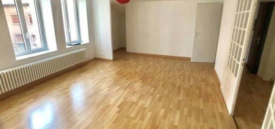 Appartement  à louer, 3 pièces, 2 chambres, 72 m²