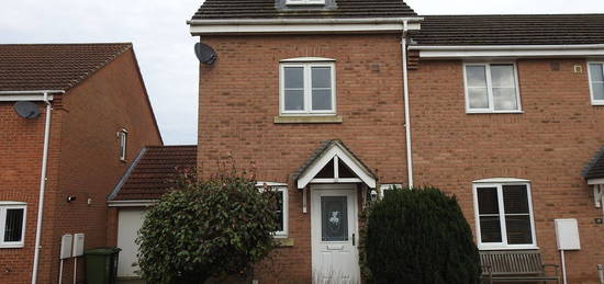 3 bed semi-detached house to rent