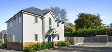 3 bedroom detached house