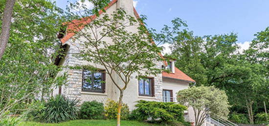 Maison familiale avec garages