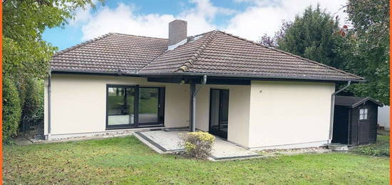 Wohnidylle direkt an den Weinbergen: charmanter Bungalow mit 574 m² Grundstück !