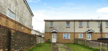 Property to rent in Park View, Llanharan, Rct CF72