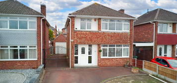 3 bed detached house for sale