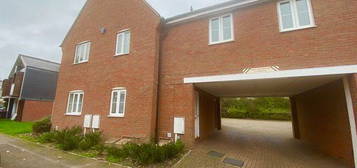 Flat to rent in Hopton Grove, Newport Pagnell MK16