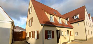 Neubau zum Erstbezug in der Altstadt - 2,5-Zi-Maisonette-Wohnung mit Terrasse und PKW-Stellplatz