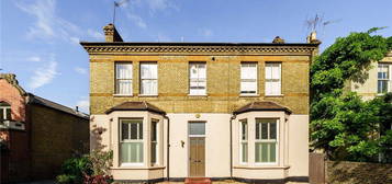 Flat for sale in Upper Richmond Road, London SW15