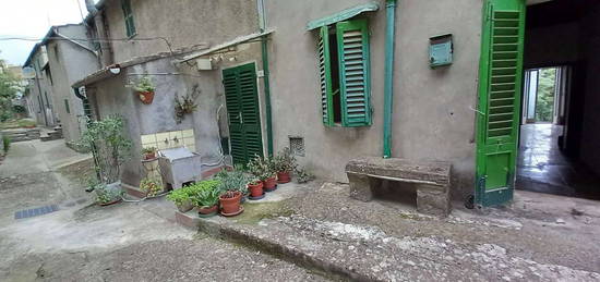 Quadrilocale in vendita in via Nazionale, 8