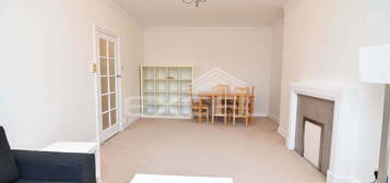 Flat to rent in Frognal, Hampstead NW3