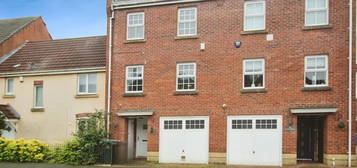 4 bedroom terraced house