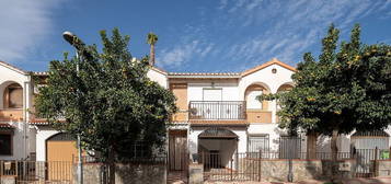 Casa adosada en Huétor Vega