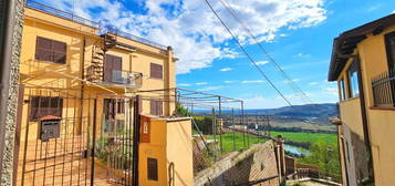 Casa indipendente in vendita a Torrita Tiberina