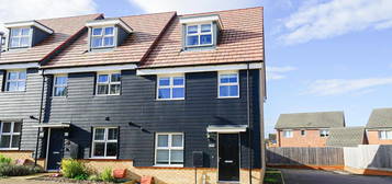 End terrace house for sale in Rutherford Crescent, Leighton Buzzard LU7