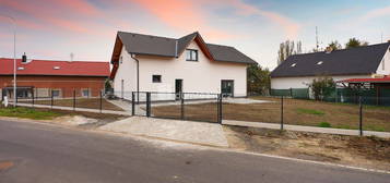 Rodinný dům, 140 m² + 563 m² pozemek, Loketská, Nové Sedlo