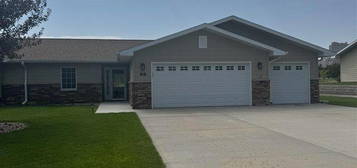 60 Buffalo Cir, Gering, NE 69341