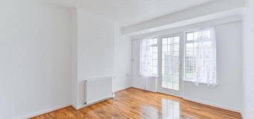 3 bedroom flat to rent