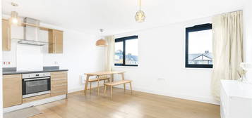 Flat to rent in Digby Street, London E2