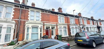 5 bedroom terraced house