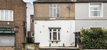 Flat for sale in Woodhill, Woodhill SE18