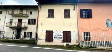 Casa di paese in vendita in via del Pero, 28