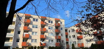 Sanierte 3 Zimmer Wohnung mit Balkon, 2. Stock, in Oberföhring