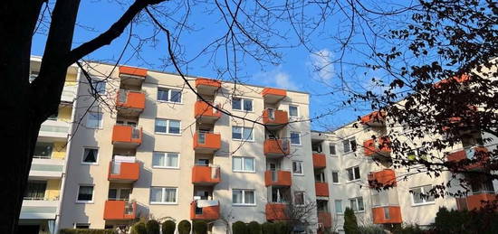 Sanierte 3 Zimmer Wohnung mit Balkon, 2. Stock, in Oberföhring