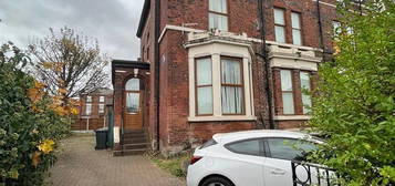 2 bed flat to rent