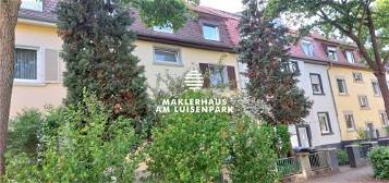 Almenhof mit Blick auf den Park - teilsaniertes Fünfparteienhaus, zwei neu sanierte Wohnungen frei