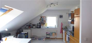 Attraktive und gepflegte 2-Zimmer-Dachgeschosswohnung mit geh. Innenausstattung mit EBK in Rimbach