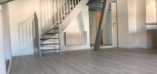 Appartement  à louer, 3 pièces, 2 chambres, 85 m²