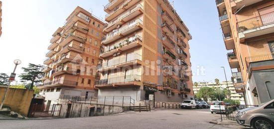 Quadrilocale viale Carlo III, 93, San Nicola la Strada