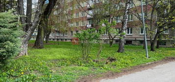 PREDAJ: TEHLOVÝ 2,5 izb. byt s balkónom, 64 m2 SÍDLISKO - B.