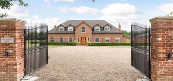 5 bedroom detached house for sale