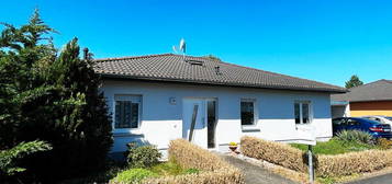 Gepflegtes Einfamilienhaus im Bungalowstil mit Terrasse und Gartengrundstück in Reuden