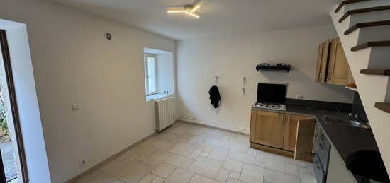 EXCLUSIVITÉ Bel appartement T2/T3 en duplex avec cave de 16