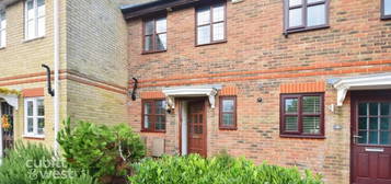 3 bedroom semi-detached house to rent