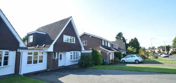 6 bedroom detached house