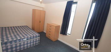 Flat to rent in Flat 42, Mede House, Salisbury Street, Southampton SO15