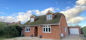 5 bedroom detached house