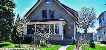1104 5th St, Brookings, SD 57006