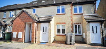 Maisonette to rent in Kemble Drive, Cirencester, Gloucestershire GL7