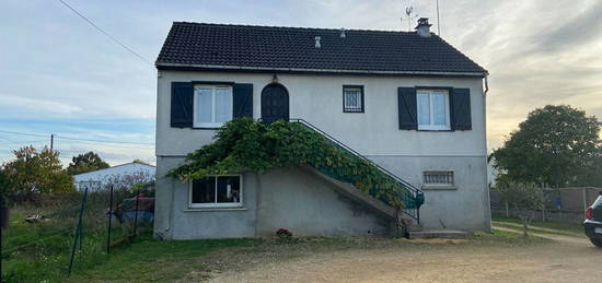 NEVERS, maison de 107 m² hab sur 772 m² de terrain avec garage