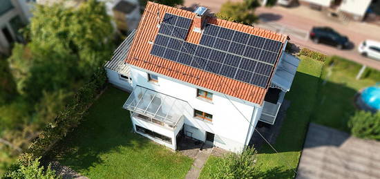 Gepflegtes Einfamilienhaus mit Garage und großem Garten in Heiligenwald