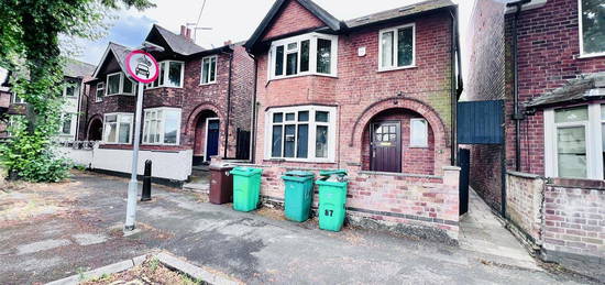 Property to rent in Rolleston Drive, Nottingham NG7