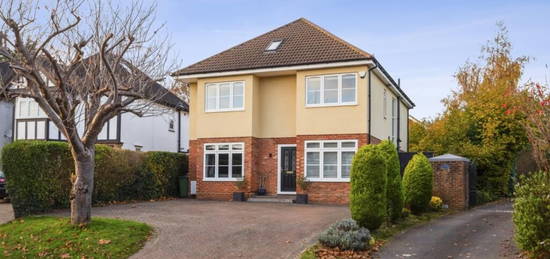 5 bedroom detached house