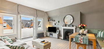 Flat for sale in Thurleigh Road, London SW12